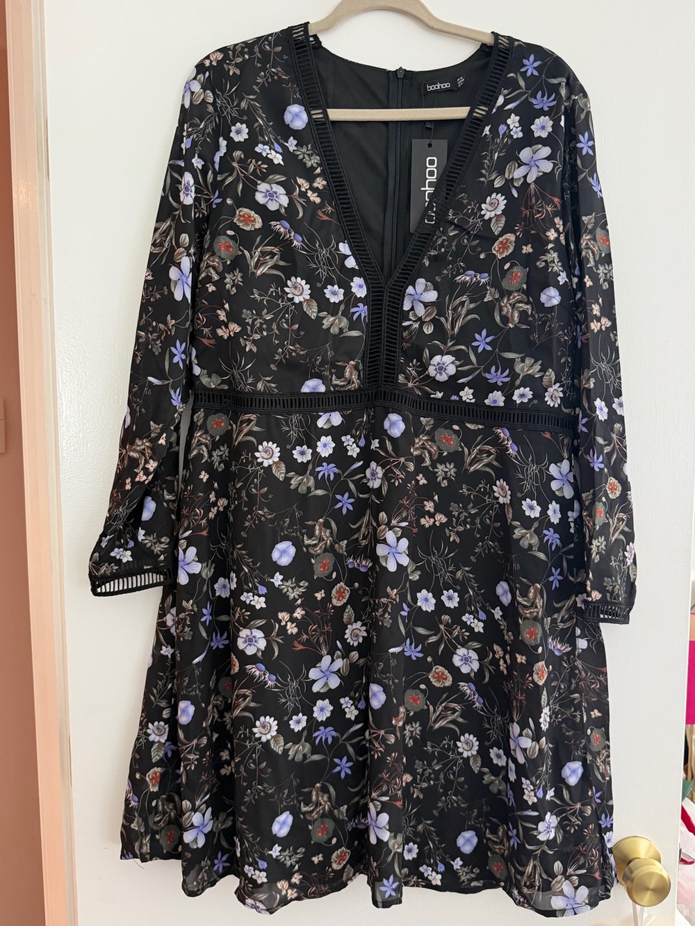 Boohoo Black Floral V-Neck Long Sleeve Skater Dress